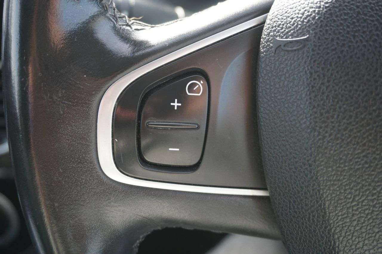 2017 RENAULT CLIO 2017 RENAULT CLIO
