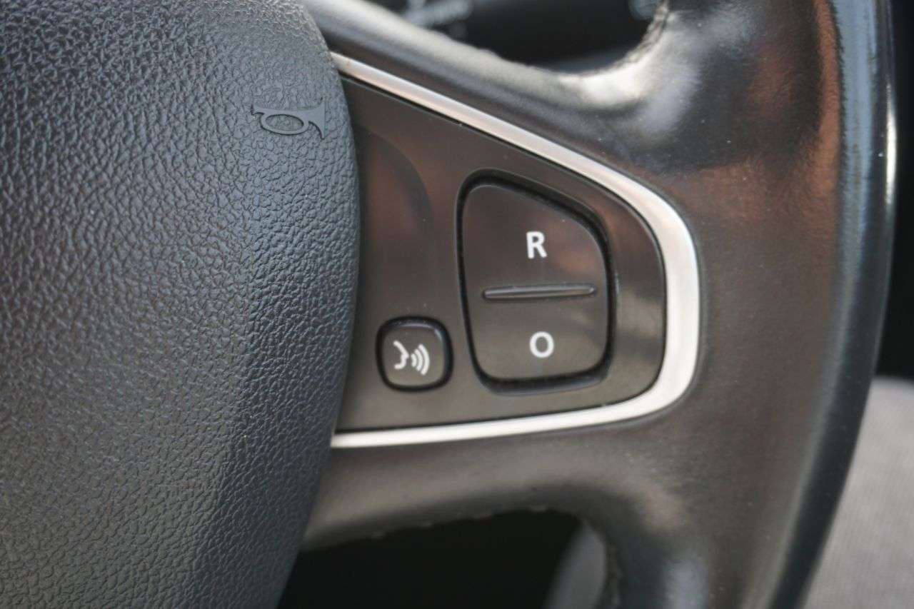 2017 RENAULT CLIO 2017 RENAULT CLIO