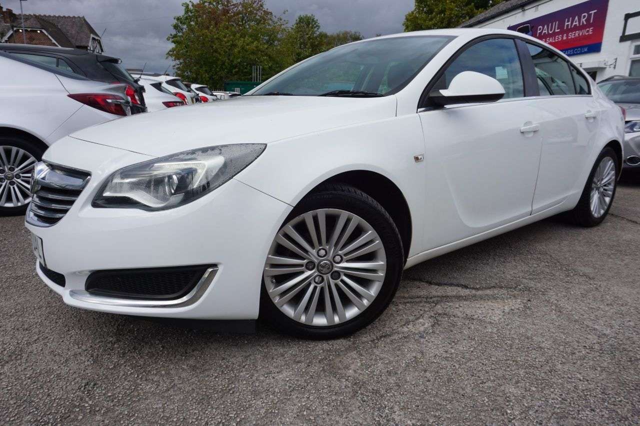 A 2015 VAUXHALL INSIGNIA 2.0 CDTi ecoFLEX Energy Hatchback 5dr Diesel Manual Euro 5 (s/s) (140 ps) A 2015 VAUXHALL INSIGNIA 2.0 CDTi ecoFLEX Energy Hatchback 5dr Diesel Manual Euro 5 (s/s) (140 ps)