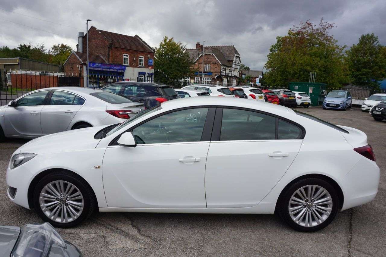 A 2015 VAUXHALL INSIGNIA 2.0 CDTi ecoFLEX Energy Hatchback 5dr Diesel Manual Euro 5 (s/s) (140 ps) A 2015 VAUXHALL INSIGNIA 2.0 CDTi ecoFLEX Energy Hatchback 5dr Diesel Manual Euro 5 (s/s) (140 ps)