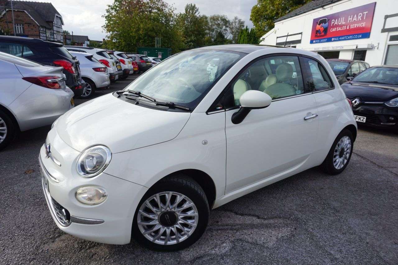 A 2016 FIAT 500 1.2 Lounge Hatchback 3dr Petrol Manual Euro 6 (s/s) (69 bhp) A 2016 FIAT 500 1.2 Lounge Hatchback 3dr Petrol Manual Euro 6 (s/s) (69 bhp)