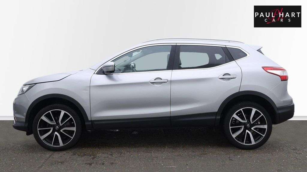 A 2017 NISSAN QASHQAI 1.5 dCi Tekna SUV 5dr Diesel Manual 2WD Euro 6 (s/s) (110 ps) A 2017 NISSAN QASHQAI 1.5 dCi Tekna SUV 5dr Diesel Manual 2WD Euro 6 (s/s) (110 ps)