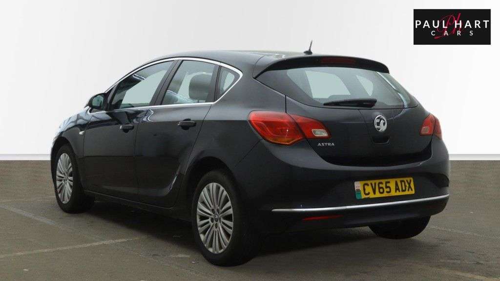 A 2015 VAUXHALL ASTRA 1.4i Excite Hatchback 5dr Petrol Manual Euro 6 (100 ps) A 2015 VAUXHALL ASTRA 1.4i Excite Hatchback 5dr Petrol Manual Euro 6 (100 ps)