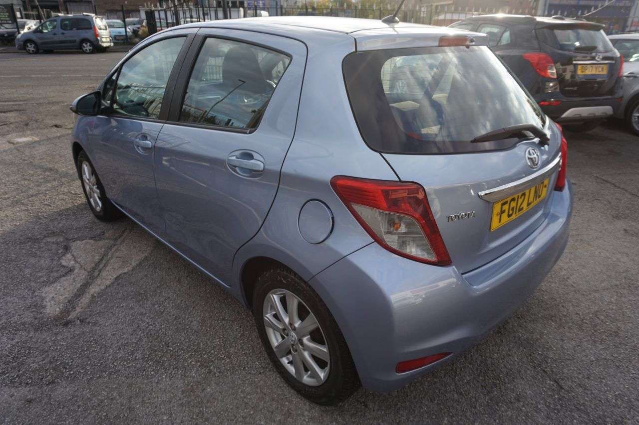 A 2012 TOYOTA YARIS 1.33 Dual VVT-i TR Hatchback 5dr Petrol Manual Euro 5 (101 ps) A 2012 TOYOTA YARIS 1.33 Dual VVT-i TR Hatchback 5dr Petrol Manual Euro 5 (101 ps)