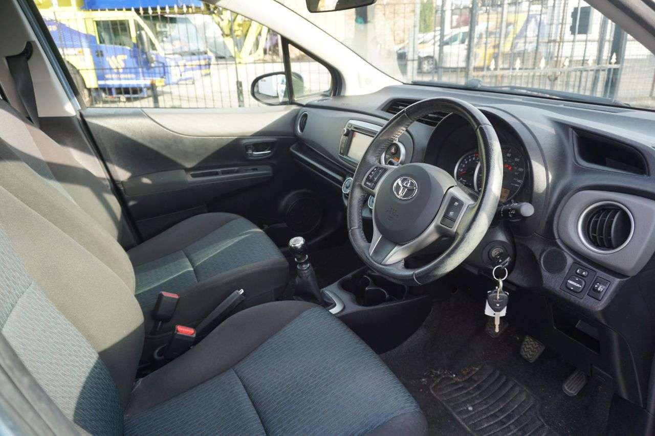 2012 TOYOTA YARIS 2012 TOYOTA YARIS