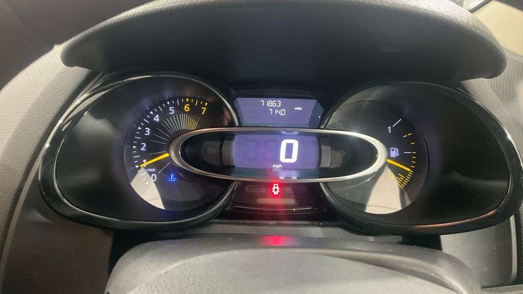 A 2015 RENAULT CLIO 1.2 16V Play Hatchback 5dr Petrol Manual Euro 6 (75 ps) A 2015 RENAULT CLIO 1.2 16V Play Hatchback 5dr Petrol Manual Euro 6 (75 ps)