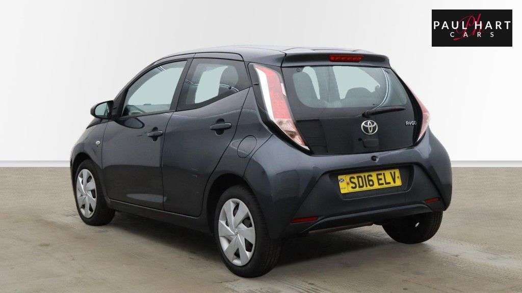 A 2016 TOYOTA AYGO 1.0 VVT-i x-play Hatchback 5dr Petrol Manual Euro 6 (68 ps) A 2016 TOYOTA AYGO 1.0 VVT-i x-play Hatchback 5dr Petrol Manual Euro 6 (68 ps)