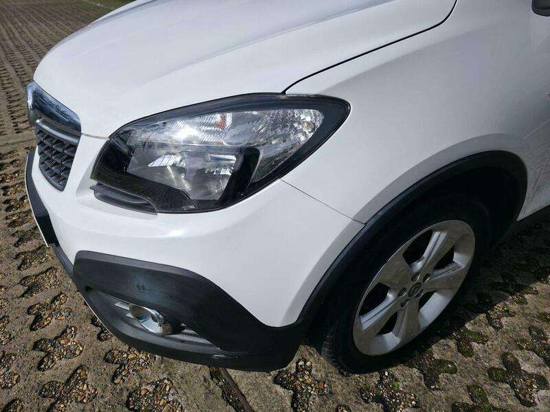 A 2014 VAUXHALL MOKKA 1.6 Exclusiv 2WD Euro 5 (s/s) 5dr A 2014 VAUXHALL MOKKA 1.6 Exclusiv 2WD Euro 5 (s/s) 5dr