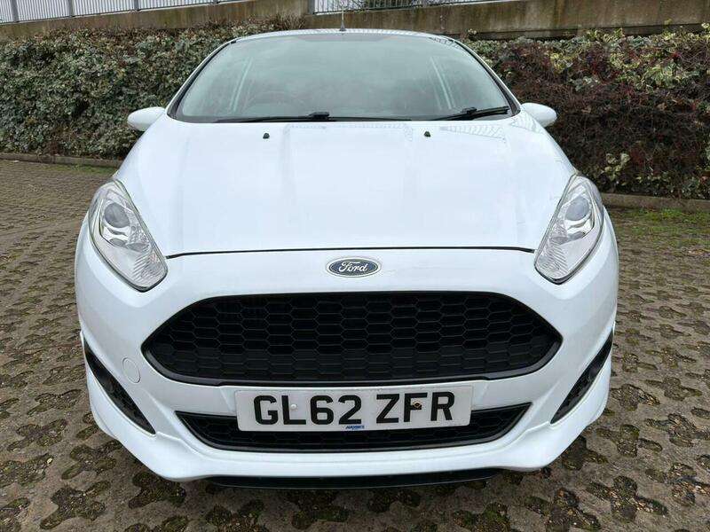 A 2013 FORD FIESTA 1.0T EcoBoost Zetec S Euro 5 (s/s) 3dr A 2013 FORD FIESTA 1.0T EcoBoost Zetec S Euro 5 (s/s) 3dr