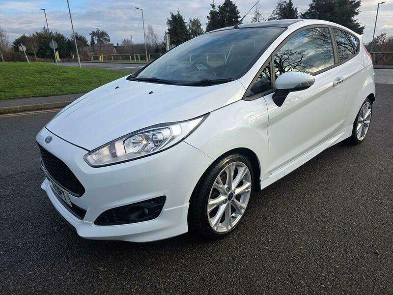 A 2016 FORD FIESTA 1.0T EcoBoost Zetec S Euro 6 (s/s) 3dr A 2016 FORD FIESTA 1.0T EcoBoost Zetec S Euro 6 (s/s) 3dr