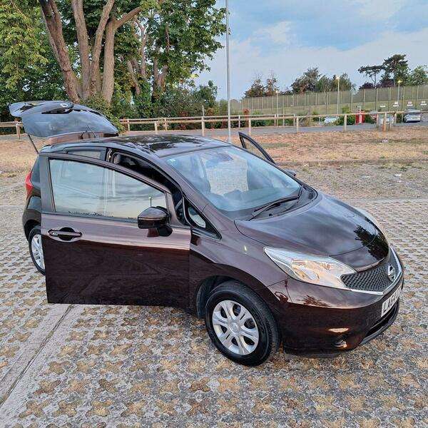 A 2015 NISSAN NOTE 1.2 DIG-S Acenta Premium Hatchback 5dr Petrol CVT Euro 5 (s/s) (98 ps) A 2015 NISSAN NOTE 1.2 DIG-S Acenta Premium Hatchback 5dr Petrol CVT Euro 5 (s/s) (98 ps)
