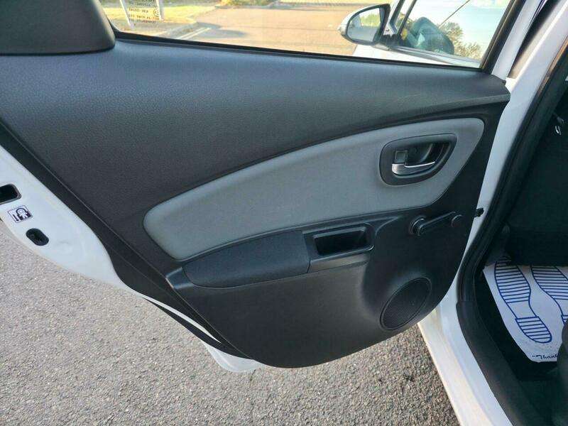 2015 TOYOTA YARIS 2015 TOYOTA YARIS