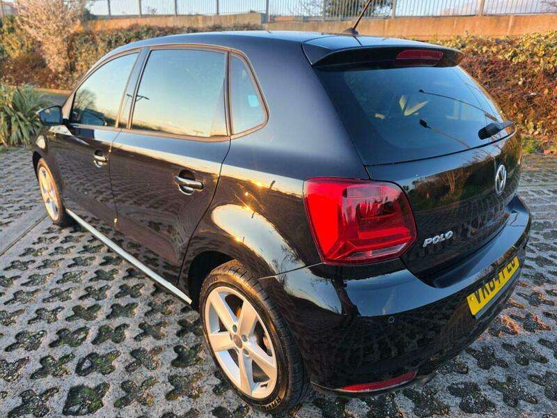 A 2014 VOLKSWAGEN POLO 1.2 TSI BlueMotion Tech SEL Euro 6 (s/s) 5dr A 2014 VOLKSWAGEN POLO 1.2 TSI BlueMotion Tech SEL Euro 6 (s/s) 5dr