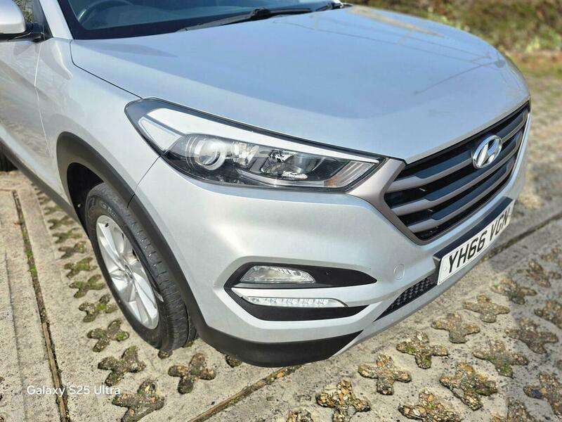 A 2016 HYUNDAI TUCSON 1.6 GDi Blue Drive SE Euro 6 (s/s) 5dr A 2016 HYUNDAI TUCSON 1.6 GDi Blue Drive SE Euro 6 (s/s) 5dr