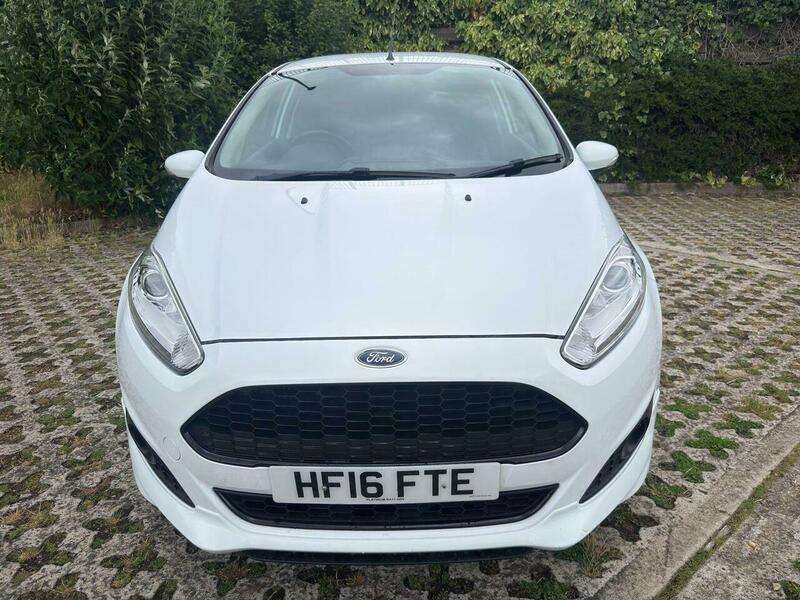 A 2016 FORD FIESTA 1.0T EcoBoost Zetec S Euro 6 (s/s) 3dr A 2016 FORD FIESTA 1.0T EcoBoost Zetec S Euro 6 (s/s) 3dr