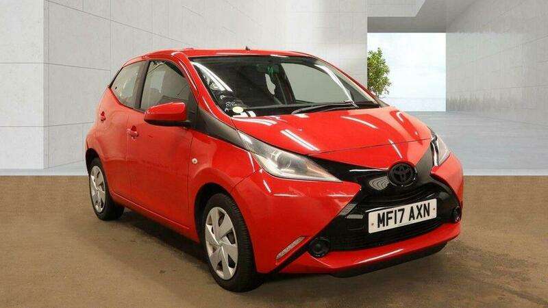 A 2017 TOYOTA AYGO 1.0 VVT-i x-play Euro 6 5dr A 2017 TOYOTA AYGO 1.0 VVT-i x-play Euro 6 5dr
