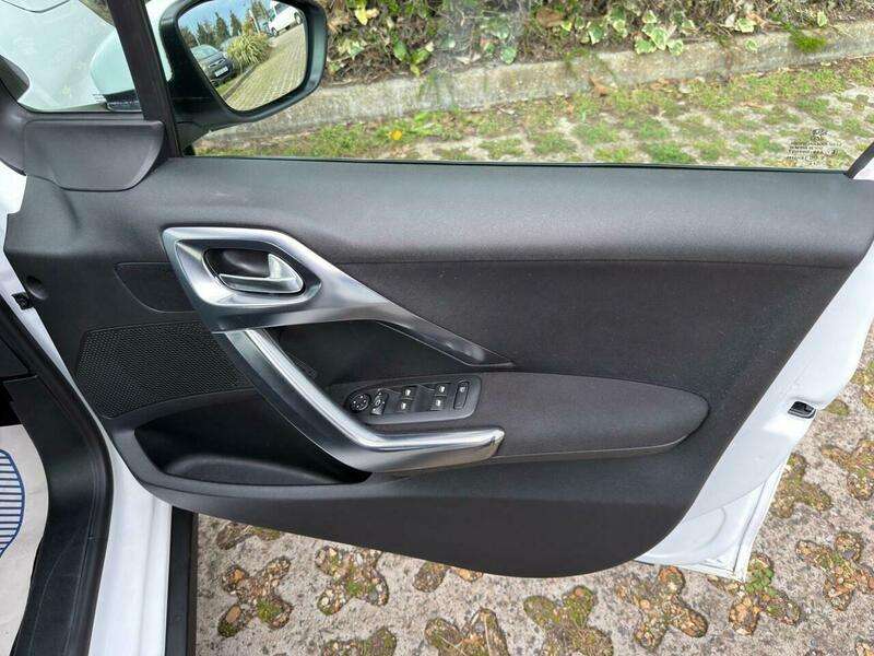 2016 PEUGEOT 2008 2016 PEUGEOT 2008