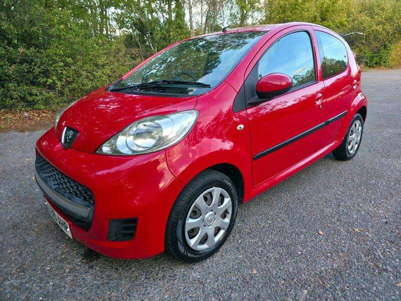 A 2010 PEUGEOT 107 1.0 12V Urban 2 Tronic Euro 4 5dr A 2010 PEUGEOT 107 1.0 12V Urban 2 Tronic Euro 4 5dr