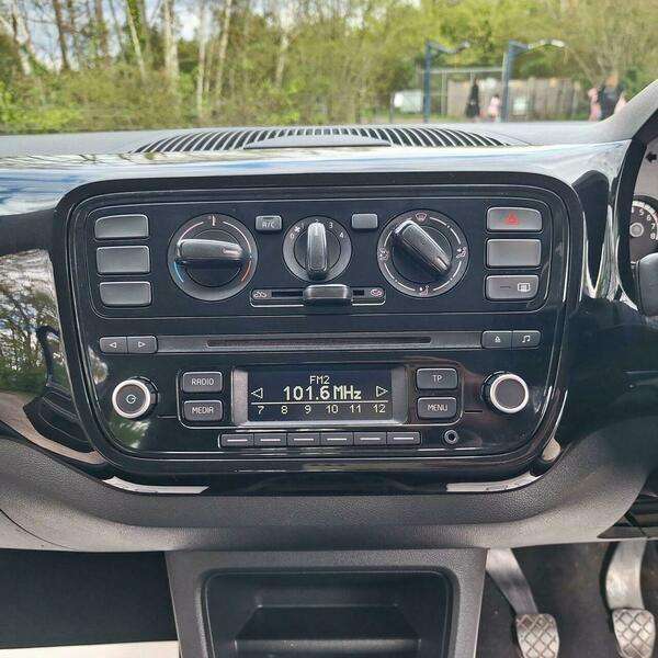 2014 VOLKSWAGEN UP 2014 VOLKSWAGEN UP