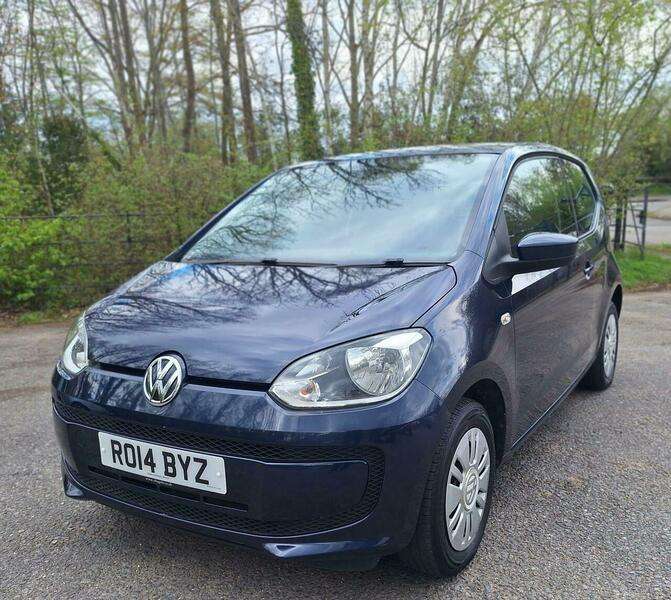 A 2014 VOLKSWAGEN UP 1.0 Move up! Euro 5 3dr A 2014 VOLKSWAGEN UP 1.0 Move up! Euro 5 3dr