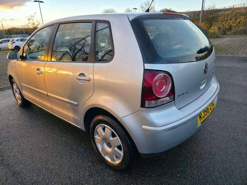 A 2006 VOLKSWAGEN POLO 1.4 S 5dr A 2006 VOLKSWAGEN POLO 1.4 S 5dr