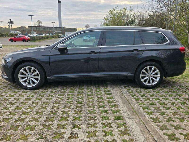 A 2016 VOLKSWAGEN PASSAT 2.0 TDI BlueMotion Tech SE Business DSG Euro 6 (s/s) 5dr A 2016 VOLKSWAGEN PASSAT 2.0 TDI BlueMotion Tech SE Business DSG Euro 6 (s/s) 5dr