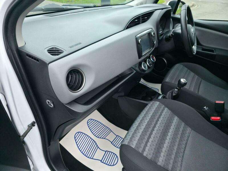 2016 TOYOTA YARIS 2016 TOYOTA YARIS