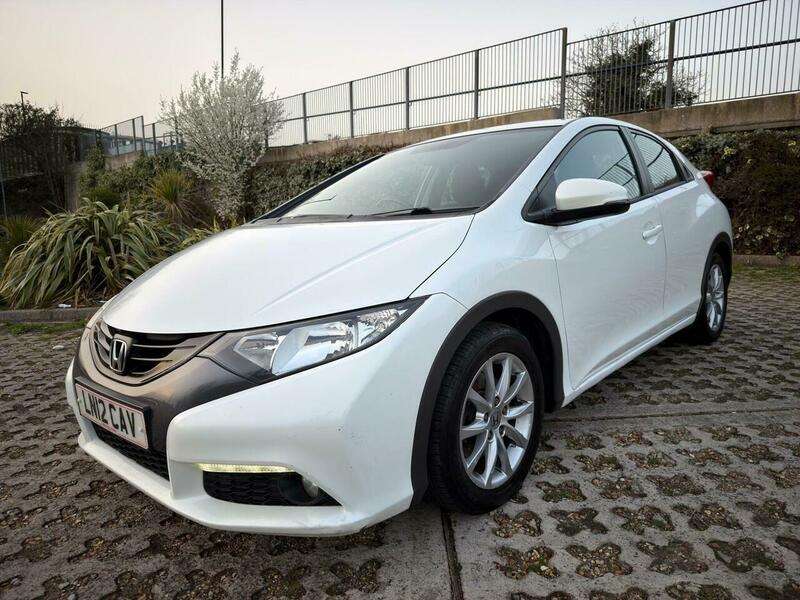 A 2012 HONDA CIVIC 1.8 i-VTEC ES Euro 5 (s/s) 5dr A 2012 HONDA CIVIC 1.8 i-VTEC ES Euro 5 (s/s) 5dr