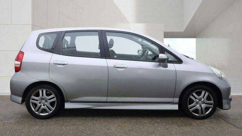 A 2006 HONDA JAZZ 1.4 i-DSI Sport CVT-7 5dr A 2006 HONDA JAZZ 1.4 i-DSI Sport CVT-7 5dr