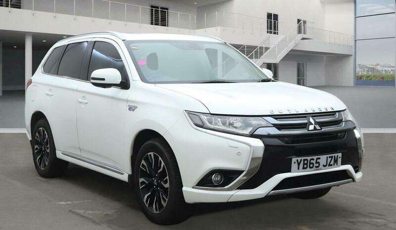 A 2015 MITSUBISHI OUTLANDER 2.0h 12kWh GX4hs CVT 4WD Euro 6 (s/s) 5dr A 2015 MITSUBISHI OUTLANDER 2.0h 12kWh GX4hs CVT 4WD Euro 6 (s/s) 5dr