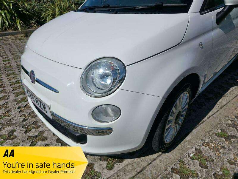 A 2011 FIAT 500 1.2 Lounge Euro 5 (s/s) 3dr A 2011 FIAT 500 1.2 Lounge Euro 5 (s/s) 3dr