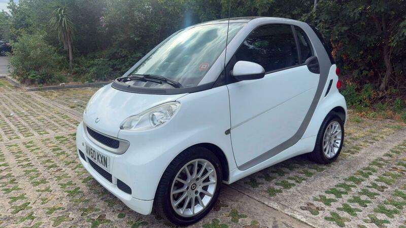 A 2010 SMART FORTWO 1.0 MHD Passion SoftTouch Euro 5 (s/s) 2dr A 2010 SMART FORTWO 1.0 MHD Passion SoftTouch Euro 5 (s/s) 2dr