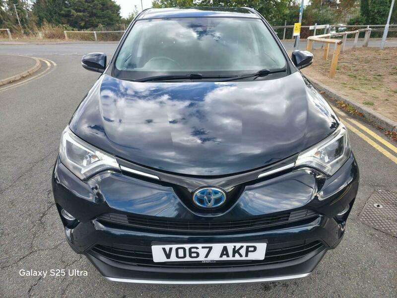 A 2017 TOYOTA RAV4 2.5 VVT-h Icon Tech CVT Euro 6 (s/s) 5dr A 2017 TOYOTA RAV4 2.5 VVT-h Icon Tech CVT Euro 6 (s/s) 5dr