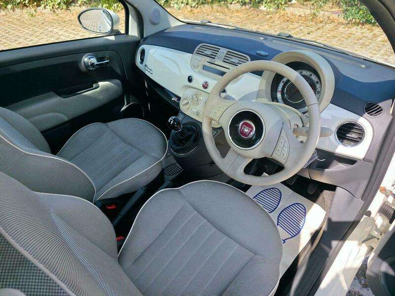 2011 FIAT 500 2011 FIAT 500