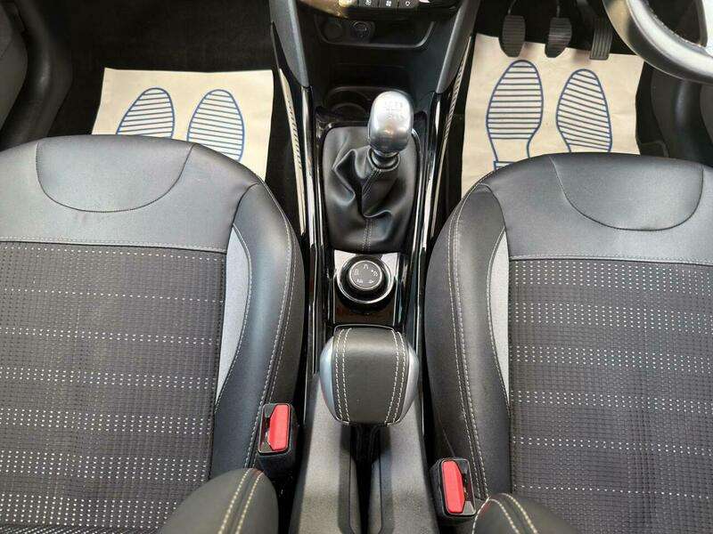 A 2016 PEUGEOT 2008 1.2 PureTech Allure Euro 6 (s/s) 5dr A 2016 PEUGEOT 2008 1.2 PureTech Allure Euro 6 (s/s) 5dr