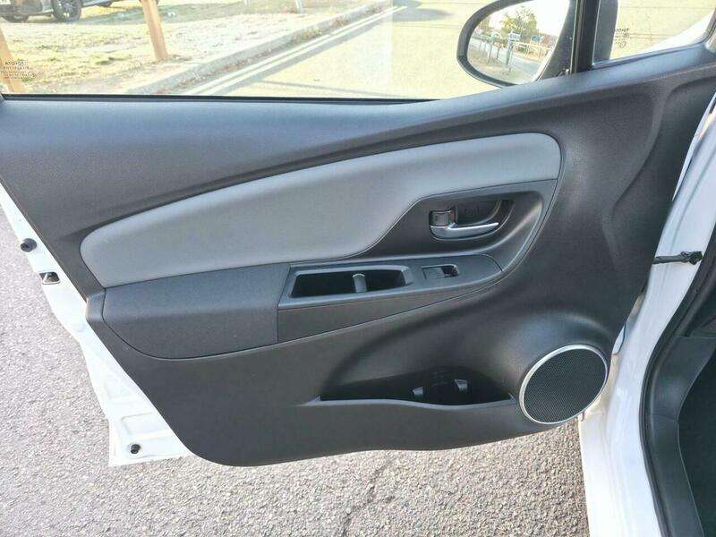 2015 TOYOTA YARIS 2015 TOYOTA YARIS