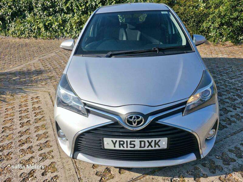 A 2015 TOYOTA YARIS 1.33 Dual VVT-i Icon Euro 5 5dr Euro 5 A 2015 TOYOTA YARIS 1.33 Dual VVT-i Icon Euro 5 5dr Euro 5
