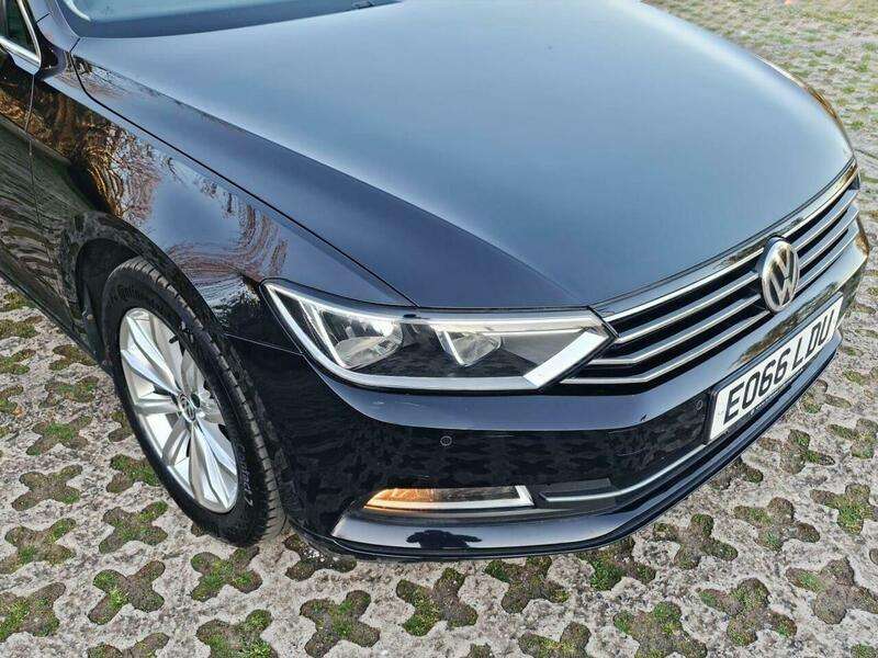 A 2016 VOLKSWAGEN PASSAT 1.6 TDI BlueMotion Tech SE Business Euro 6 (s/s) 4dr A 2016 VOLKSWAGEN PASSAT 1.6 TDI BlueMotion Tech SE Business Euro 6 (s/s) 4dr