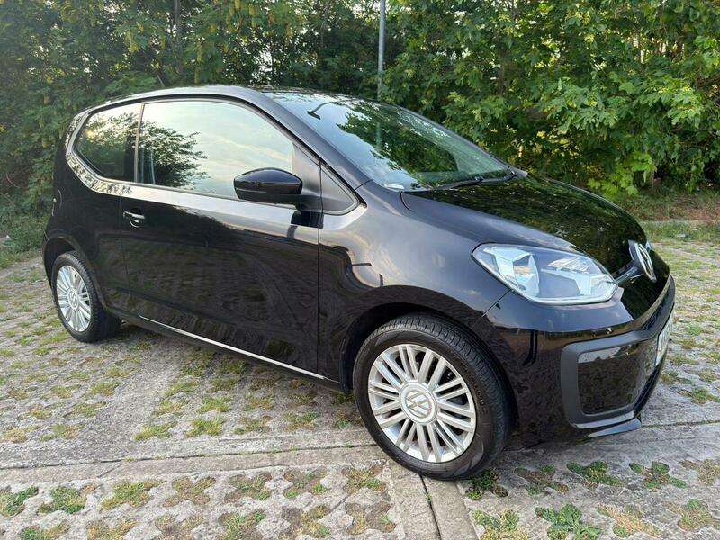 A 2016 VOLKSWAGEN UP 1.0 Move up! Euro 6 3dr A 2016 VOLKSWAGEN UP 1.0 Move up! Euro 6 3dr