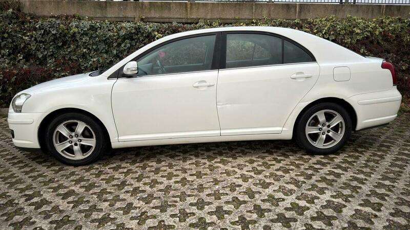 A 2006 TOYOTA AVENSIS 1.8 VVT-i T3-X 5dr A 2006 TOYOTA AVENSIS 1.8 VVT-i T3-X 5dr