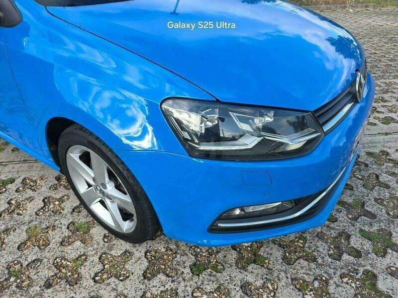 A 2015 VOLKSWAGEN POLO 1.2 TSI BlueMotion Tech SEL Euro 6 (s/s) 5dr A 2015 VOLKSWAGEN POLO 1.2 TSI BlueMotion Tech SEL Euro 6 (s/s) 5dr