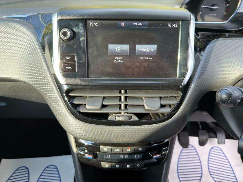 A 2016 PEUGEOT 2008 1.2 PureTech Allure Euro 6 (s/s) 5dr A 2016 PEUGEOT 2008 1.2 PureTech Allure Euro 6 (s/s) 5dr
