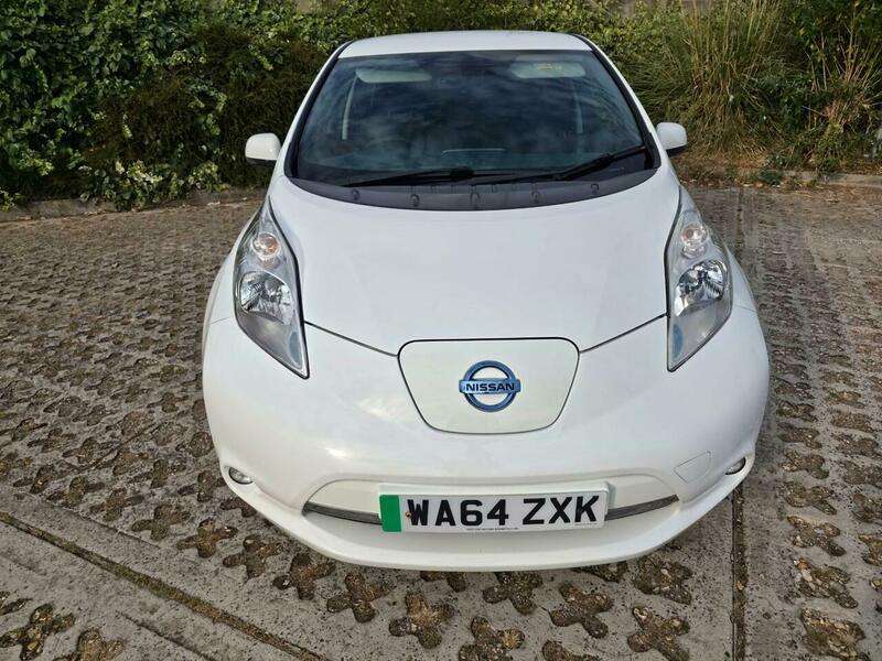 A 2014 NISSAN LEAF 24kWh Acenta Auto 5dr A 2014 NISSAN LEAF 24kWh Acenta Auto 5dr