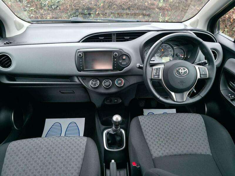 2014 TOYOTA YARIS 2014 TOYOTA YARIS