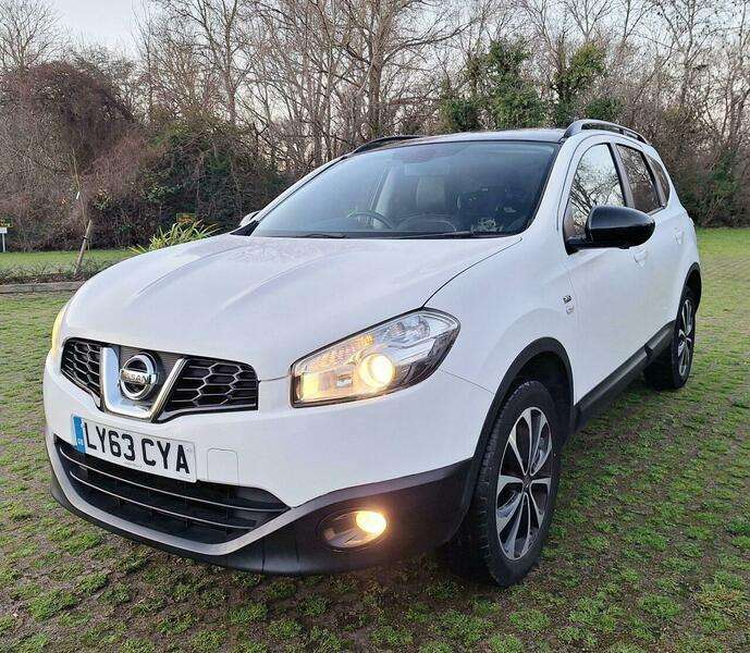 A 2014 NISSAN QASHQAI+2 1.6 360 2WD Euro 5 5dr A 2014 NISSAN QASHQAI+2 1.6 360 2WD Euro 5 5dr