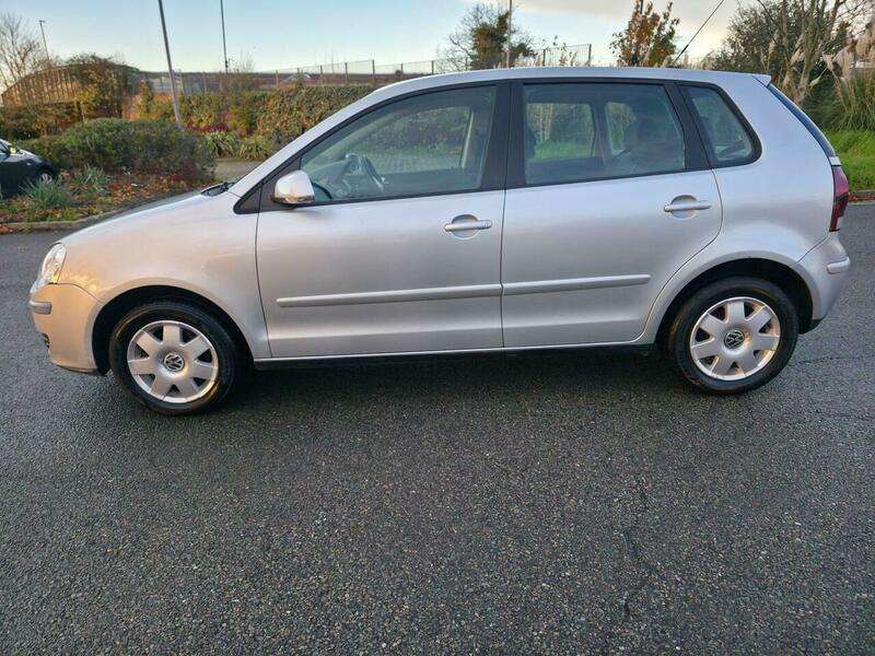 A 2006 VOLKSWAGEN POLO 1.4 S 5dr A 2006 VOLKSWAGEN POLO 1.4 S 5dr