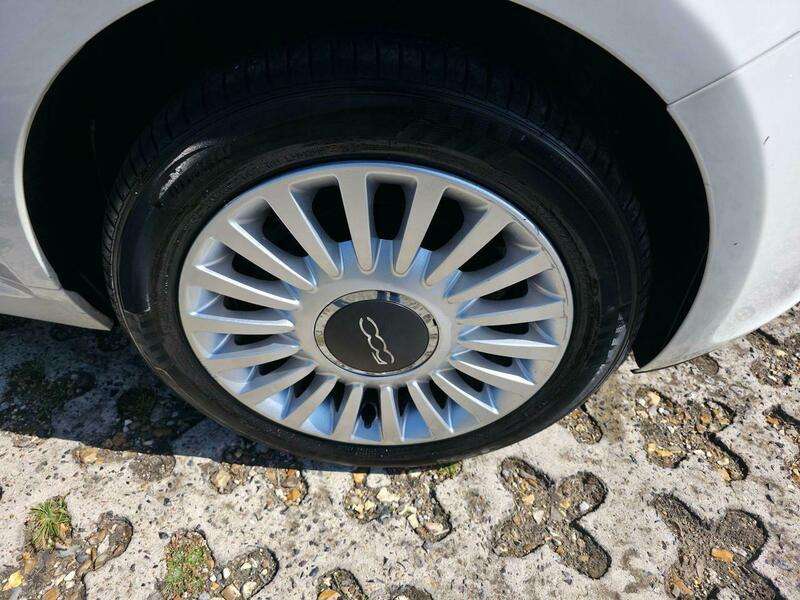 2011 FIAT 500 2011 FIAT 500