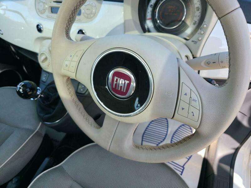 2011 FIAT 500 2011 FIAT 500