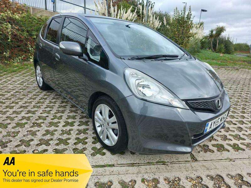 A 2015 HONDA JAZZ 1.4 i-VTEC ES Plus CVT Euro 5 5dr A 2015 HONDA JAZZ 1.4 i-VTEC ES Plus CVT Euro 5 5dr