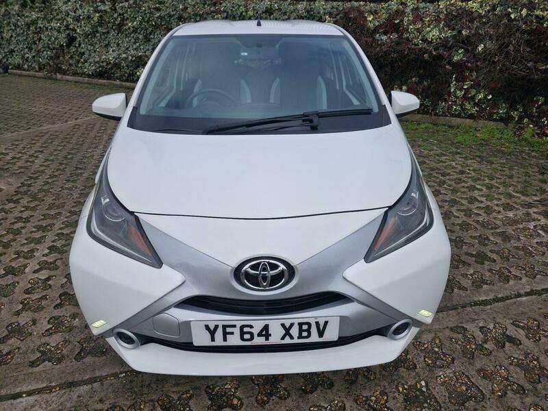 A 2014 TOYOTA AYGO 1.0 VVT-i x-play Euro 5 5dr Euro 5 A 2014 TOYOTA AYGO 1.0 VVT-i x-play Euro 5 5dr Euro 5